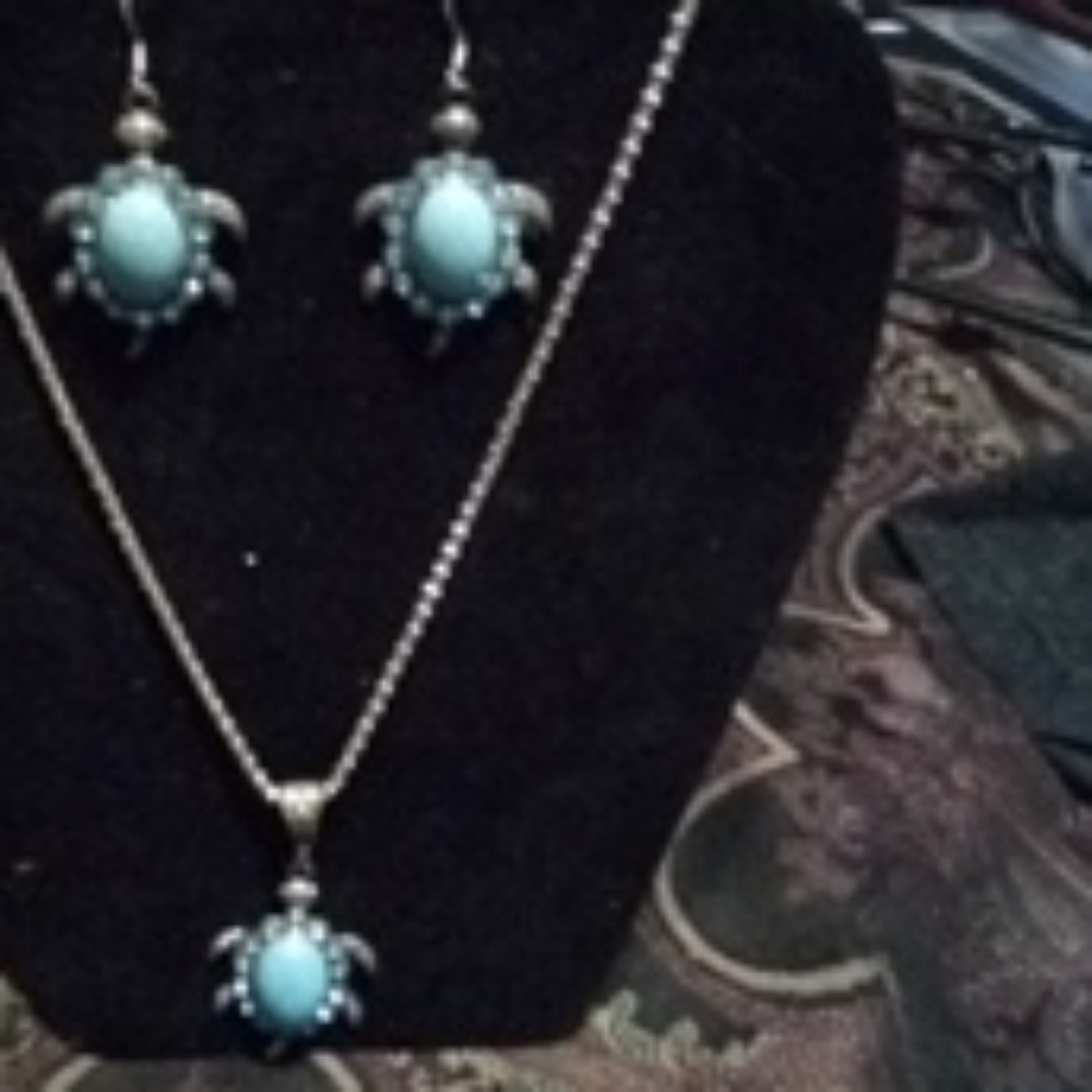 Necklace and earrings set